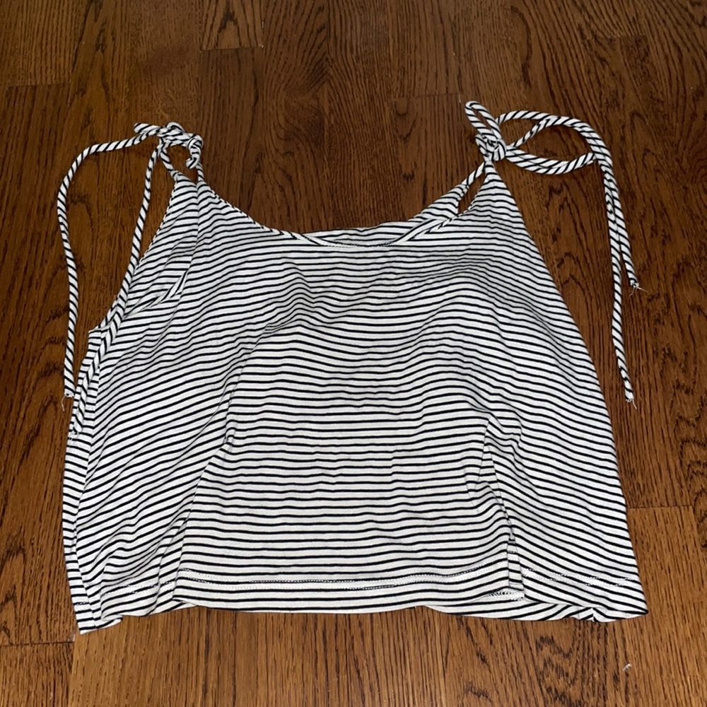 American Threads cropped tank top with ties size medium